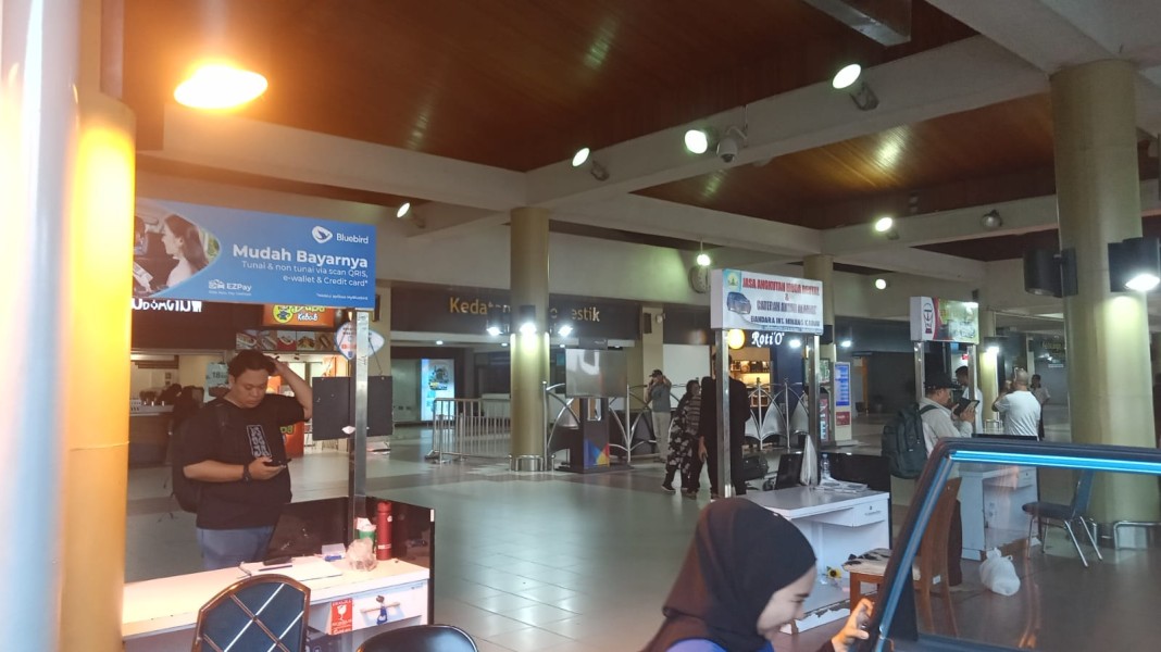 Bandara Internasional Minangkabau (BIM) ditutup akibat erupsi Marapi. (Foto: istimewa)