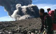 Ilustrasi Gunung Marapi meletus. (Foto: Riau Online)