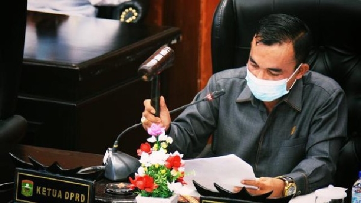 Ketua DPRD Kabupaten Solok, DH. (Foto: detik.com)