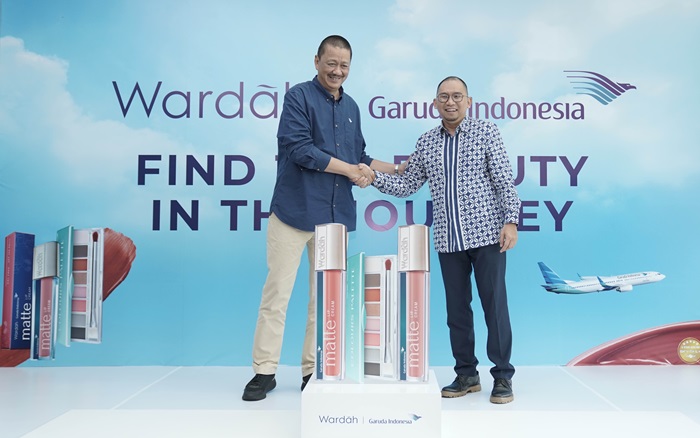 Direktur Utama Garuda Indonesia, Irfan Setiaputra bersama CEO PT Paragon Technology and Innovation, Harman Subakat. (Foto: Istimewa)