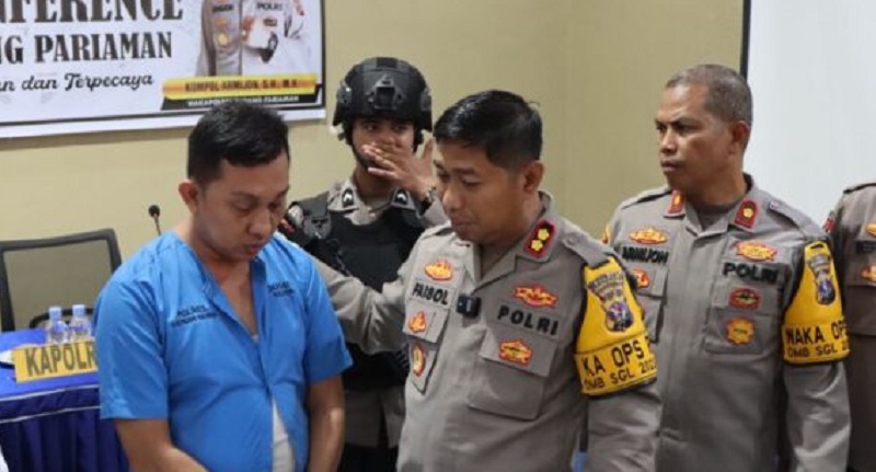 Pelaku Pencabulan di Padang Pariaman (Baju Biru bermerek Tahanan)