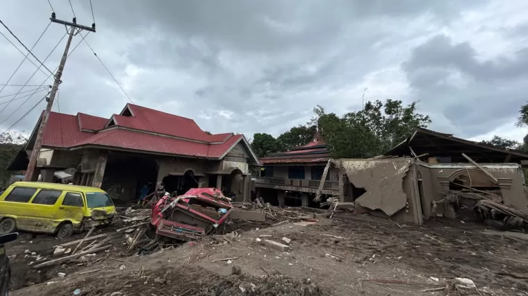 Kondisi pemukiman warga di Kabupaten Tanah Datar pascabanjir bandang. (Foto: Halonusa.id)