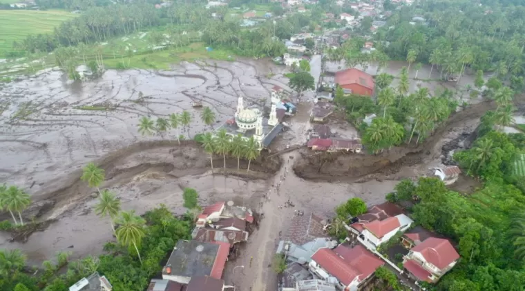 Pantauan drone BPBD Tanah Datar kejadian banjir bandang di Simpang Manunggal, Kecamatan Lima Kaum. (Foto: BPBD Tanah Datar)