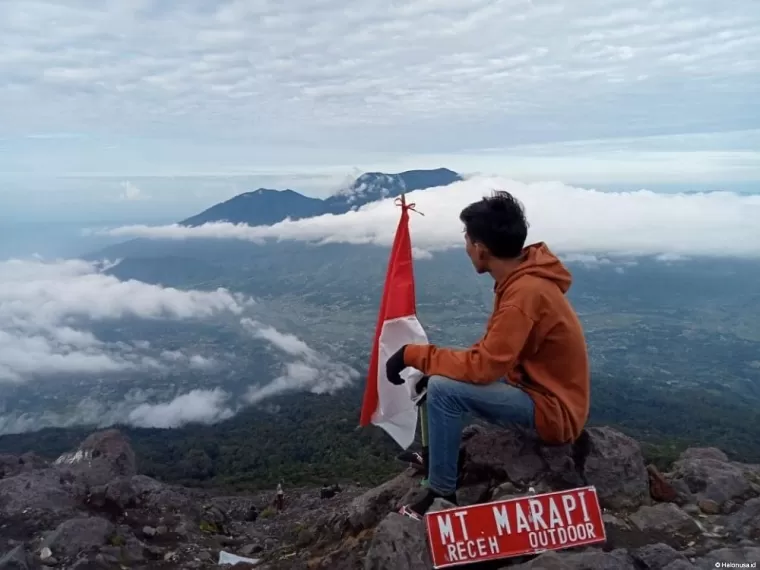 Puncak Gunung Marapi, Sumbar. (Foto: Instagram)
