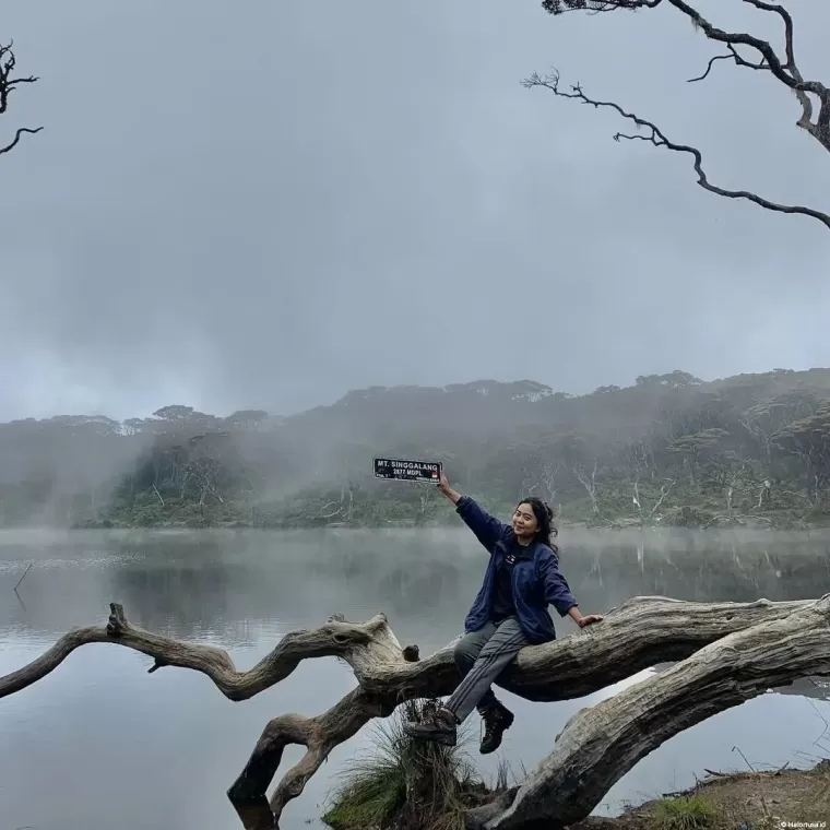 Telaga Dewi di Puncak Gunung Singgalang. (Foto: Istimewa)