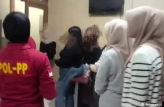 Tujuh wanita diamankan Satpol PP Padang. (Foto: Istimewa)