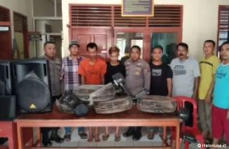Polisi berhasil menangkap dua pelaku pencurian yang beraksi di Kantor Camat Sutera, Kabupaten Pesisir Selatan, Sumatera Barat. (Foto: Istimewa)