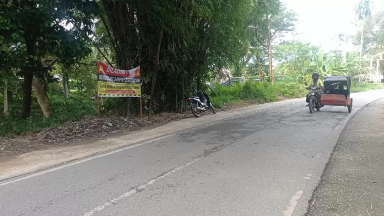 Salah satu tempat pembuangan sampah liar di Kota Padang yang sudah dibersihkan. (Foto: Istimewa)