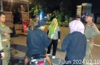 Satpol PP Padang amankan perempuan yang berkeliaran hingga dini hari. (Foto: Satpol PP Padang)