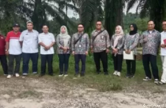 Pemerintah Kabupaten Agam melakukan peninjauan terhadap lahan rencana lokasi relokasi korban banjir bandang di Jorong Surabayo Nagari Lubuk Basung. (Foto: Istimewa)