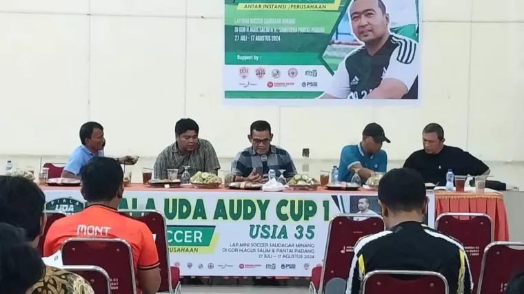 Match Coordinator Committee (MCM) untuk Sepakbola Mini Soccer Piala Uda Audy I U-35 2024. (Foto: Heru Candriko/Halonusa.id)