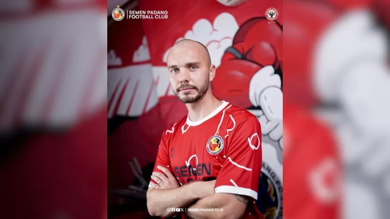 Pemain Semen Padang FC Charlie Scott. (Foto: IG @semenpadangfcid)