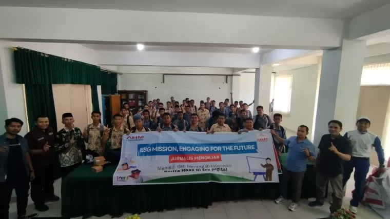 Honda Hayati Tingkatkan Literasi Digital di SMKN 5 Padang