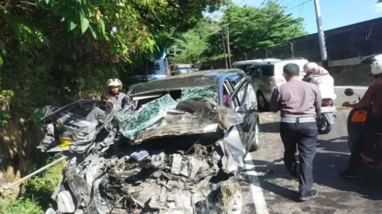 Kecelakaan di Jalan Padang-Painan, Minggu 7 Juli 2024. (Foto: Polresta Padang)