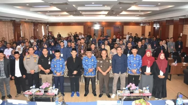 Rekapitulasi hasil penghitungan perolehan suara tingkat Kabupaten Agam pada Pemungutan Suara Ulang (PSU) Anggota Dewan Perwakilan Daerah (DPD) Provinsi Sumatera Barat, di Hotel Sakura Syariah, Rabu (17/7). (Foto: Istimewa)