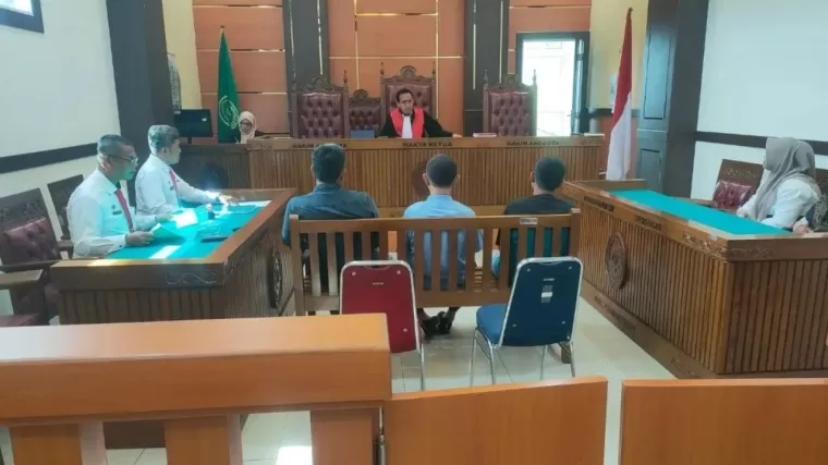 Sidang tindak pidana ringan (tipiring) di Pengadilan Negeri Padang pada Kamis (18/7/24). (Foto: Istimewa)