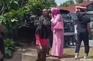 Mobil yang Ditumpangi Mantan Wali Kota Padang Hendri Septa dan Istri Alami Kecelakaan