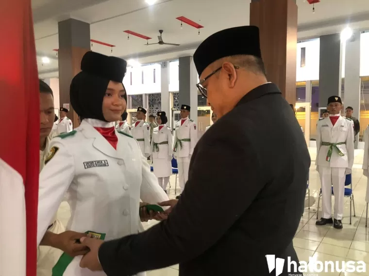 Pj Wali Kota Padang, Andree Algamar mengukuhkan Paskibraka Kota Padang