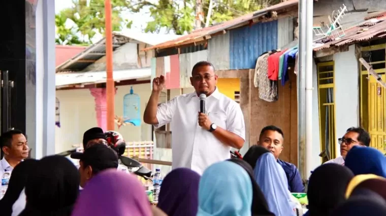 Andre Rosiade Bagikan Ratusan Sembako di Nanggalo Padang sebagai Bentuk Terima Kasih