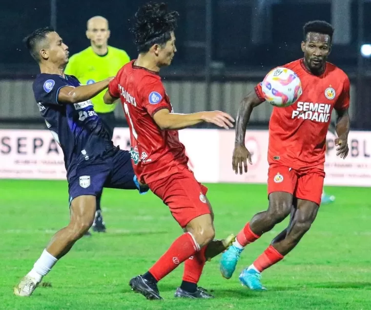 Laga Semen Padang FC vs Borneo FC (Foto: Instagram Semenpadangfcid)