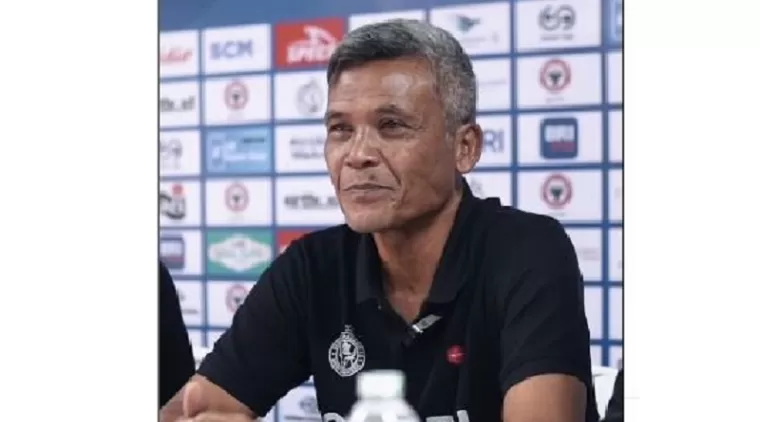 Pelatih Semen Padang FC Hendri Susilo