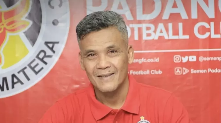 Pelatih Semen Padang FC, Hendri Susilo