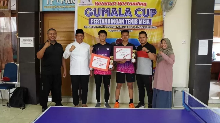 Menyambut HUT RI ke-79, Warga Padang Panjang Adakan Turnamen Tenis Meja Antar RT