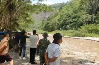 Sungai di Ngarai Sianok Meluap