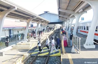 Suasana ramai di salah satu Stasiun Kereta Api di Sumbar. (Foto: Istimewa)