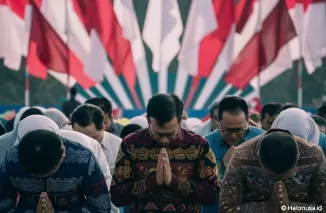 Ilustrasi penyelenggaraan upacara bendera (foto: Ideogram AI)