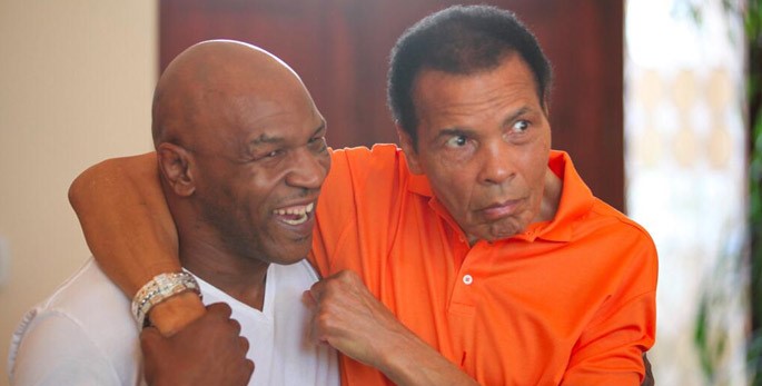 Foto Legenda Tinju Muhammad Ali Dilarikan ke Rumah Sakit