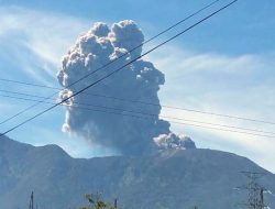 Foto Gunung Marapi Kembali Erupsi