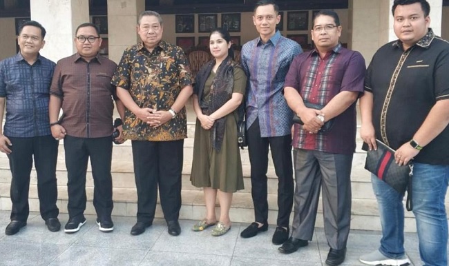 Foto Bertemu SBY, Rizki dan Fikiri Bulatkan Tekad Maju Jadi  Calon Bupati