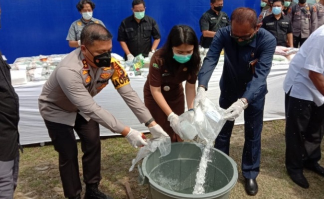 Foto Ini Rincian Narkoba yang Dimusnahkan Polda Riau