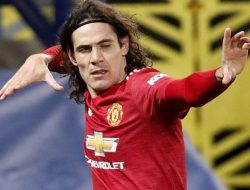 Foto Edinson Cavani Resmi Gabung ke Valencia