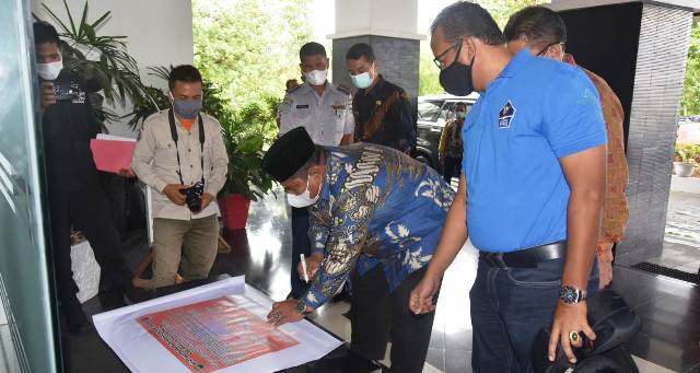 Foto BNPB Bantu Alat Kesehatan untuk Atasi Covid-19 di Padang Pariaman 
