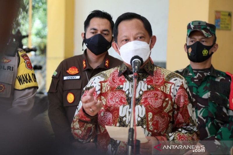 Foto Instruksi Terbaru Mendagri untuk Penyesuaian PPKM Jawa-Bali