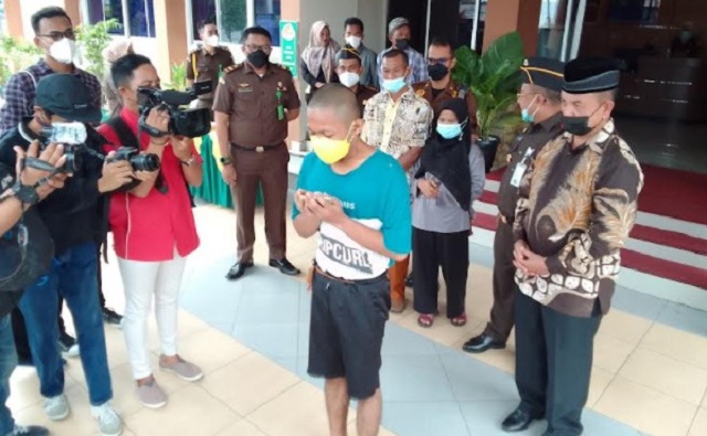 Foto Berkat Restorasi Justice, Terdakwa Pencurian Dibebaskan