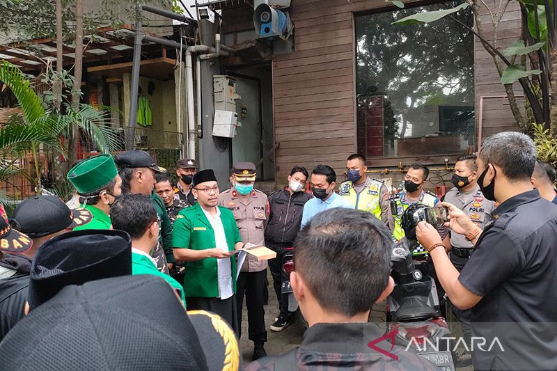 Foto Hotman Paris Temui Ketua MUI Sampaikan Maaf Soal Kasus Holywings