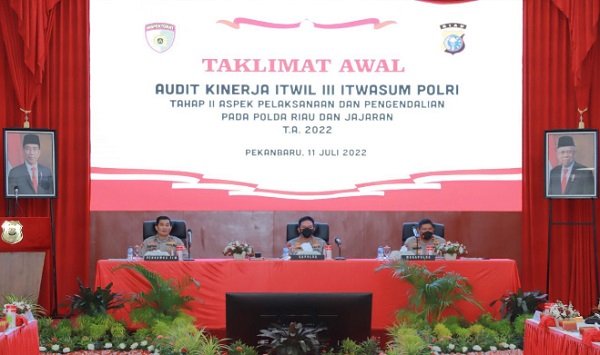 Foto Buka Taklimat Awal Audit Kinerja Itwil III Itwasum, Begini Kata Kapolda Riau