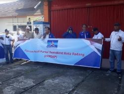 Foto Belasan Kader Demokrat Padang Pertanyakan Rencana Muscab