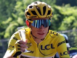 Foto Jonas Vingegaard Juara Tour de France 2022