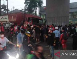 Foto Belasan Orang Meninggal Diseruduk Truk Tangki Pertamina di Bekasi