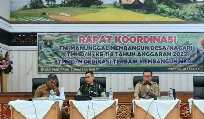 Foto TNI Bantu Bangun Jalan Pertanian Sepanjang 2,81 Km di Batu Bulek Lintau Buo