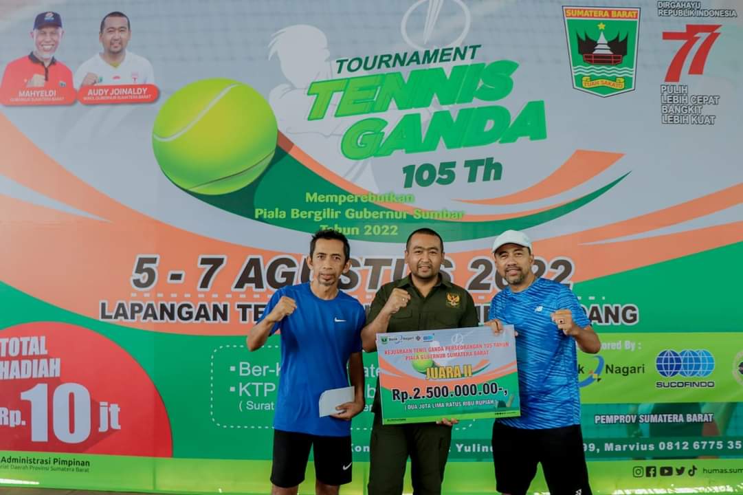 Foto Sukses, Tournament Tennis Ganda Piala Gubernur Sumbar Meriah