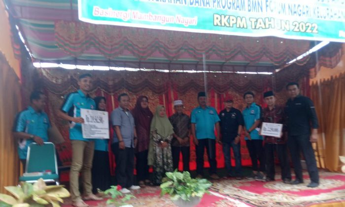 Foto Semen Padang Serahkan Dana BMN Rp215 Juta untuk Forum Nagari Koto Lalang
