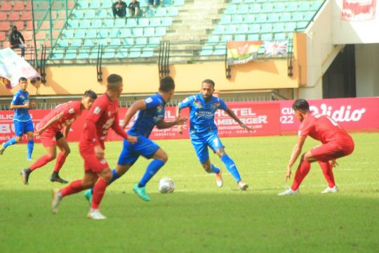 Foto Hasil Laga Semen Padang FC Kontra PSPS Riau Imbang Lagi