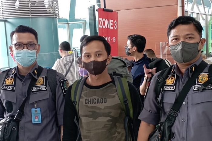 Foto Langgar Izin Tinggal, WNA Malaysia Dideportasi Imigrasi Padang