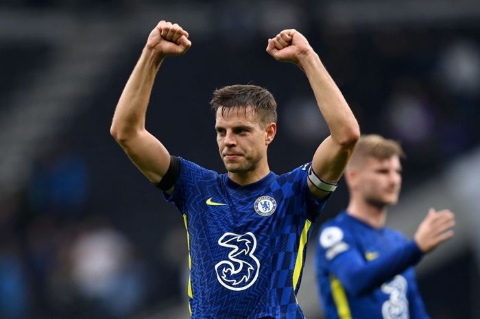 Foto Cesar Azpilicueta Perpanjang Kontrak di Chelsea