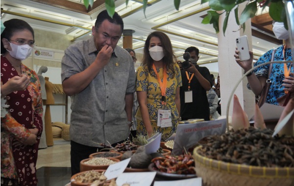 Foto Gobel Buka Pameran Kuliner Nusantara